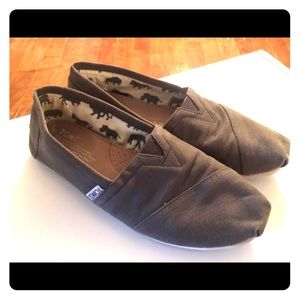 Toms Shoes